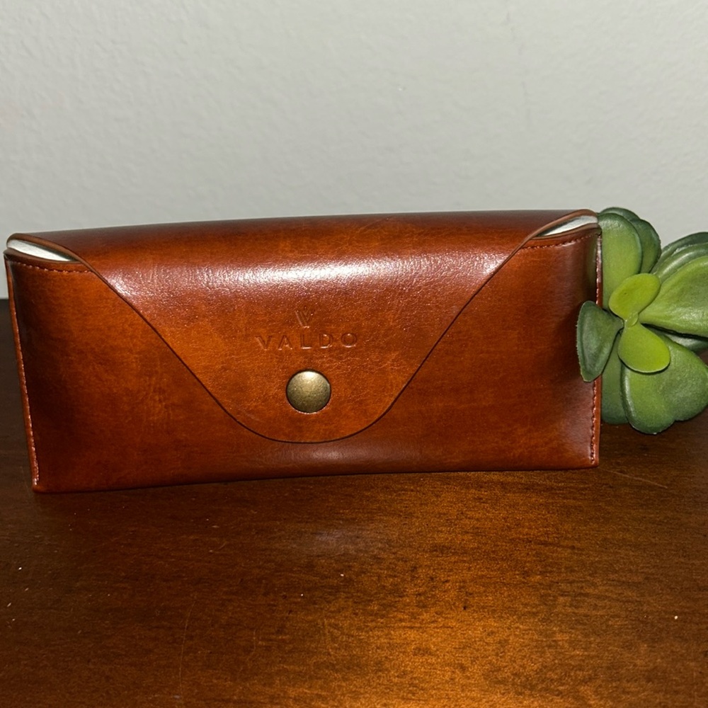 Valdo Handcrafted Leather Eyewear Case